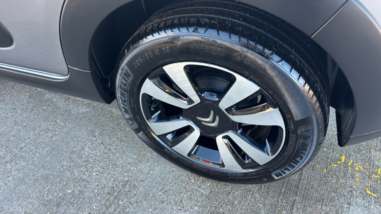 Citroen C3 1.2 PureTech Plus 5dr Petrol Hatchback